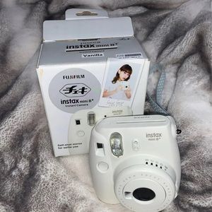SOLD Merc Fujifilm Instax Mini 8+ Instant Film Cam